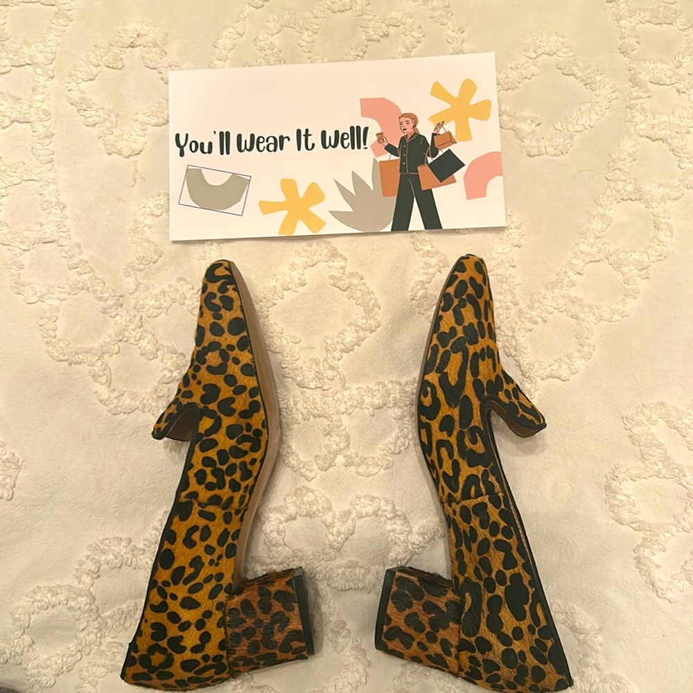 Banana Republic leopard pumps, size 8. - Picture 2 of 4
